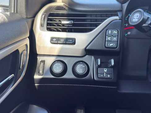 Used 2019 GMC Yukon Denali w/ Denali Ultimate Package AWD/4WD image 21