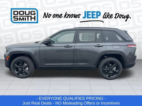 New 2025 Jeep Grand Cherokee Limited w/ Black Appearance Package image 3