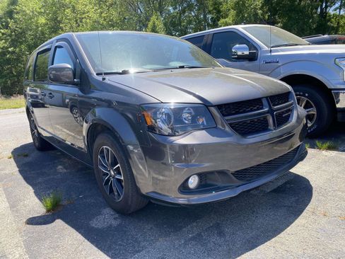 Used 2018 Dodge Grand Caravan GT image 1