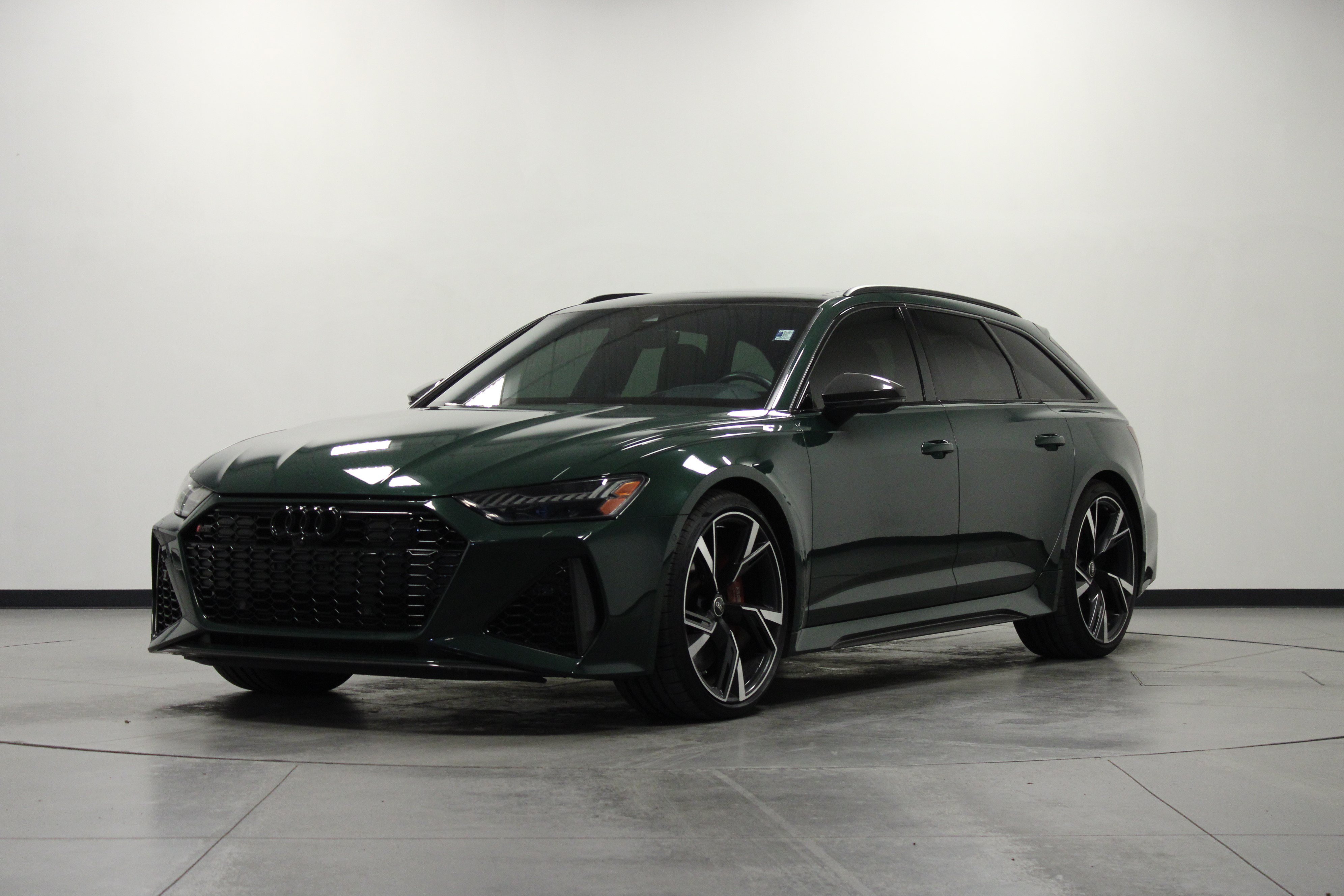 Used 2023 Audi RS 6 AWD/4WD image 8