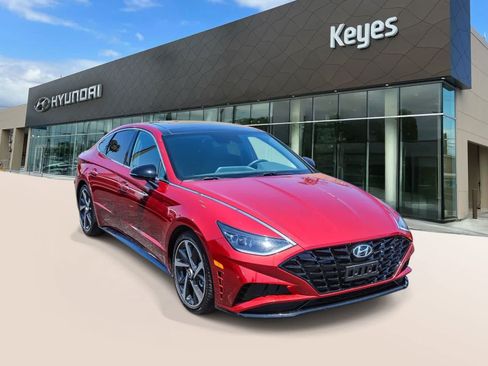 Used 2023 Hyundai Sonata SEL Plus w/ Preferred Accessory Package FWD image 3