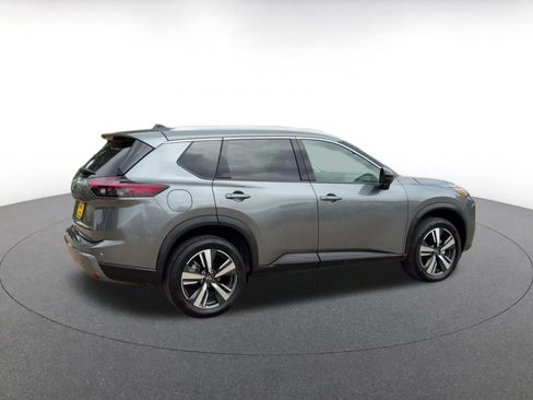 Used 2026 Nissan Rogue SL FWD image 14