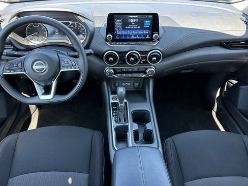 Used 2025 Nissan Sentra SV FWD image 17