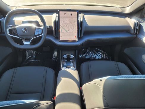 New 2026 Volvo EX30 Plus w/ Protection Package Premier image 9