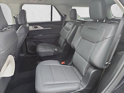 New 2026 Ford Explorer Active w/ Active Comfort Package RWD image 21