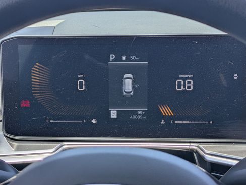 Certified 2025 Kia Sorento LX FWD image 29