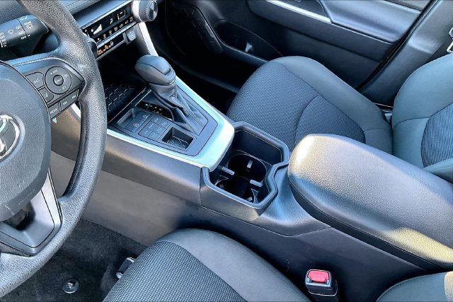 Used 2025 Toyota RAV4 LE AWD/4WD image 18