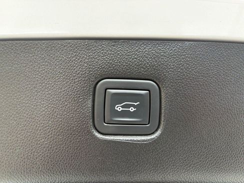 Used 2023 Chevrolet Blazer Premier image 21