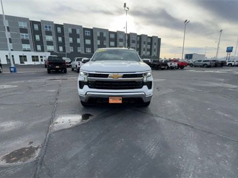 Used 2022 Chevrolet Silverado 1500 LT image 3