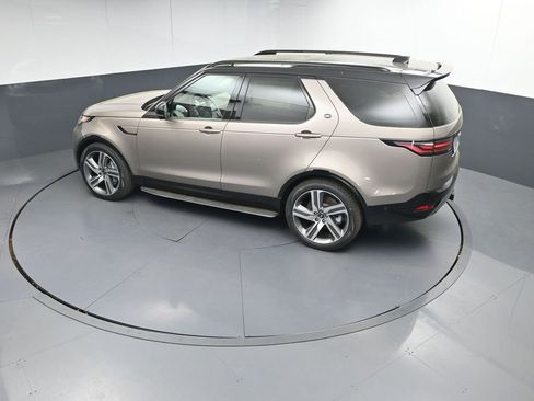 New 2026 Land Rover Discovery Dynamic SE image 31