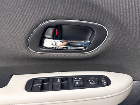 Used 2019 Honda HR-V EX image 25