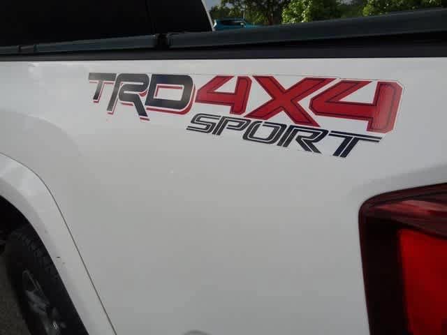 Used 2018 Toyota Tacoma TRD Sport AWD/4WD image 8