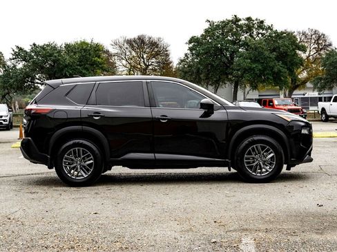 Used 2022 Nissan Rogue S image 4