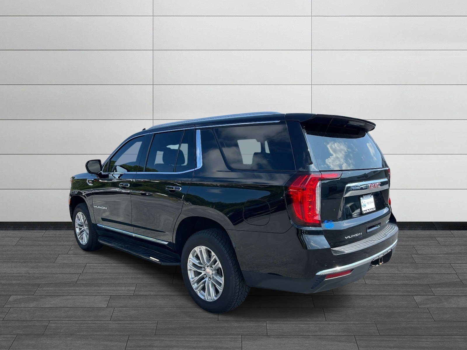 Used 2023 GMC Yukon SLT AWD/4WD image 5