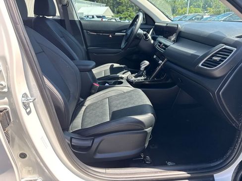 New 2025 Kia Seltos EX image 13