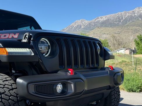 Used 2022 Jeep Wrangler Unlimited Rubicon w/ LED Lighting Group AWD/4WD image 18