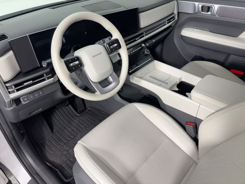 Used 2025 Hyundai Santa Fe SEL image 4