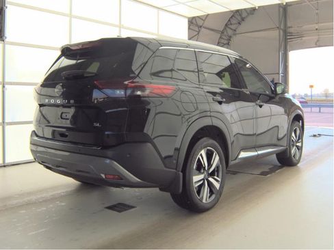 Used 2023 Nissan Rogue SL w/ SL Premium Package FWD image 3