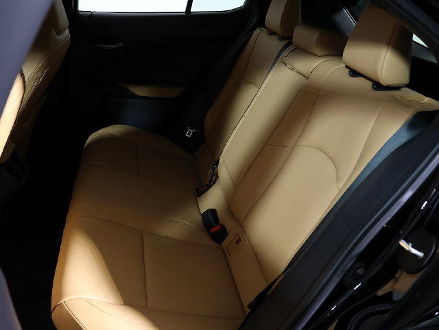 Used 2024 Lexus UX 250h AWD w/ Premium Package image 13