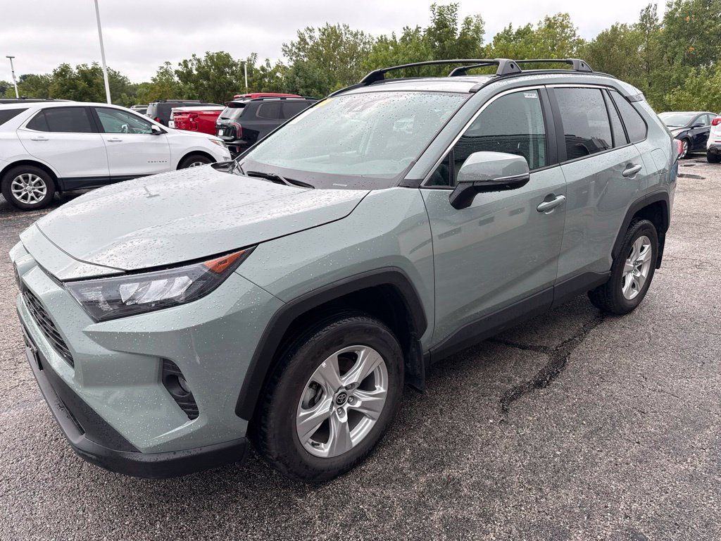 Used 2021 Toyota RAV4 XLE w/ Convenience Package AWD/4WD image 4