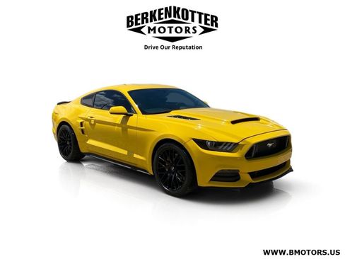 Used 2017 Ford Mustang Coupe RWD image 1