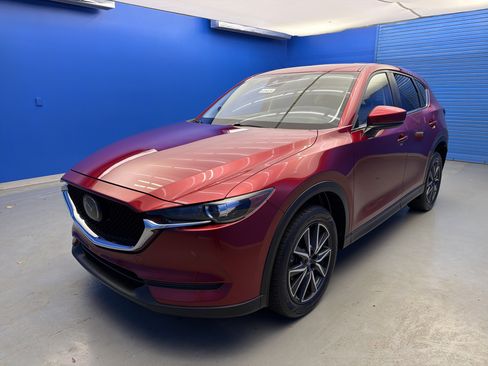 Used 2018 MAZDA CX-5 Touring w/ Preferred Equipment Package image 4