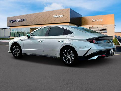 New 2025 Hyundai Sonata SEL FWD image 4