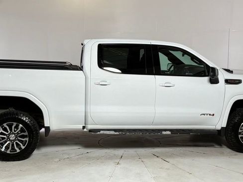 Used 2022 GMC Sierra 1500 AT4 w/ AT4 Premium Package AWD/4WD image 8