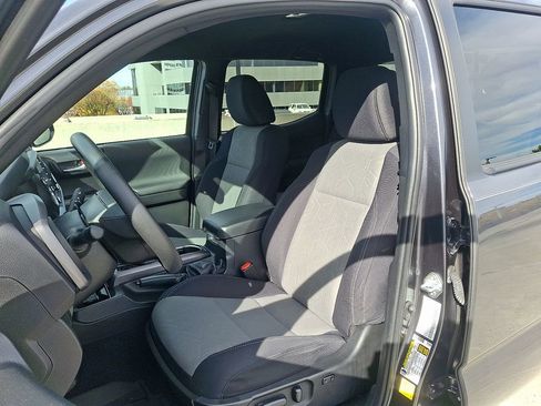 Used 2023 Toyota Tacoma TRD Off-Road image 5