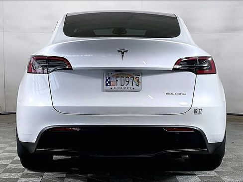 Used 2025 Tesla Model Y Long Range AWD/4WD image 3