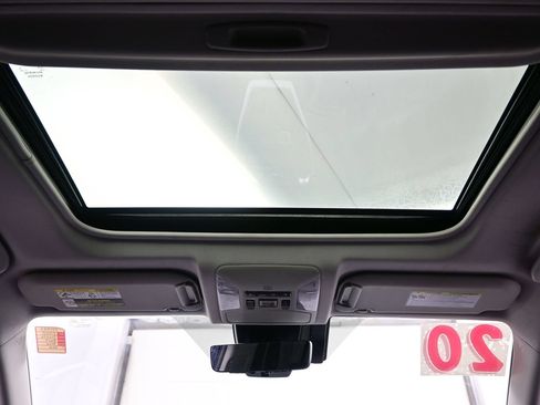 Used 2020 Toyota RAV4 XLE Premium FWD image 17