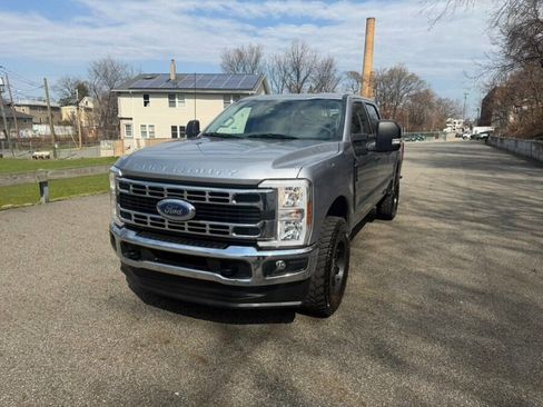 Used 2024 Ford F250 XLT image 4