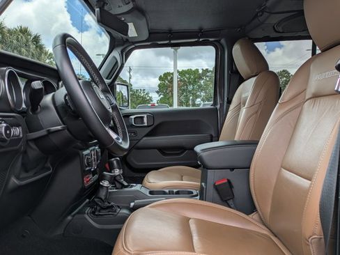 Used 2021 Jeep Wrangler Unlimited Rubicon AWD/4WD image 15