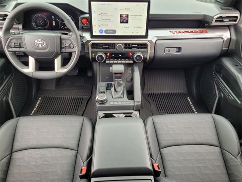 Used 2025 Toyota Tacoma image 8
