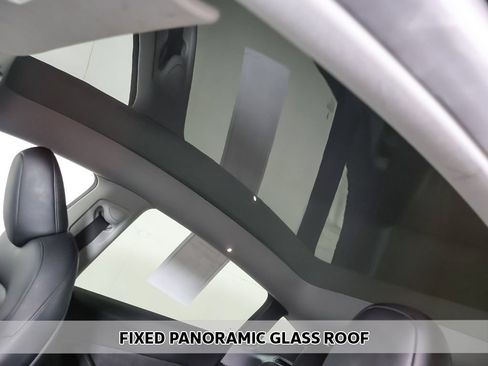 Used 2023 Tesla Model Y AWD image 5