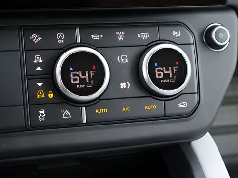 New 2026 Land Rover Defender 110 X-Dynamic SE AWD/4WD image 25