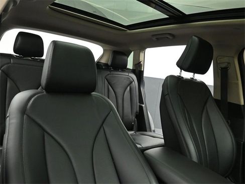 Certified 2023 Lincoln Nautilus Reserve w/ Monochromatic Package image 29