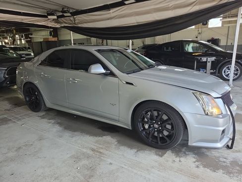 Used 2014 Cadillac CTS V RWD image 9