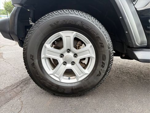 Used 2022 Jeep Wrangler Unlimited Sport AWD/4WD image 25