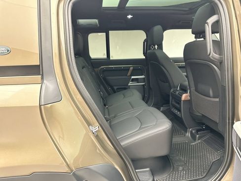 Certified 2024 Land Rover Defender 110 S AWD/4WD image 4