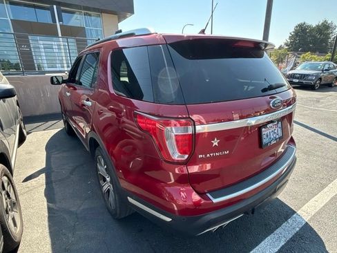 Used 2018 Ford Explorer Platinum AWD/4WD image 3