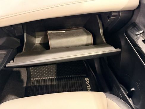 Used 2018 Toyota RAV4 Limited w/ All Weather Liner Package image 28