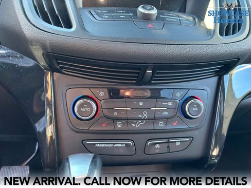 Used 2017 Ford Escape SE w/ Equipment Group 201A image 9