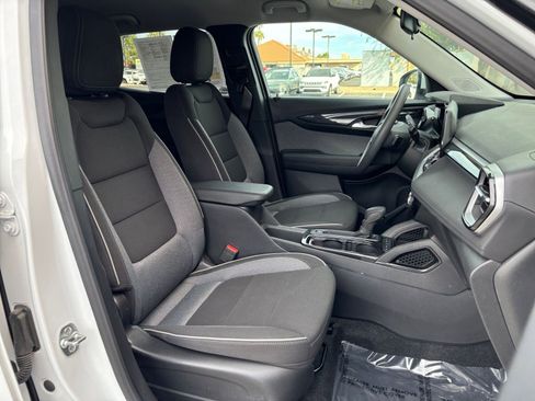 Used 2025 Chevrolet TrailBlazer LT image 34