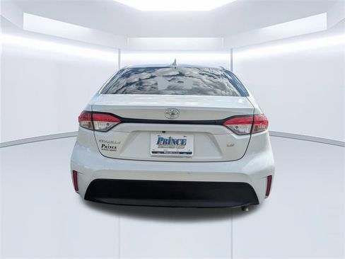 Used 2023 Toyota Corolla LE image 6