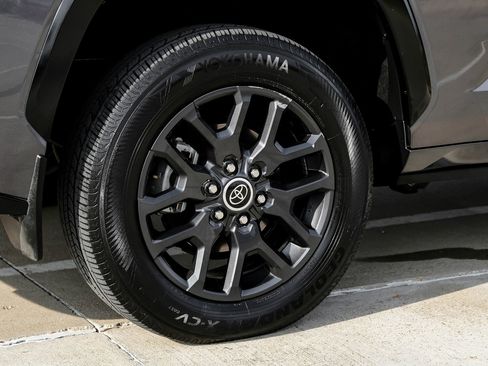 Used 2023 Toyota Sequoia Platinum image 63