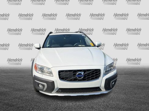 Used 2016 Volvo XC70 T5 Platinum w/ Protection Package FWD image 3
