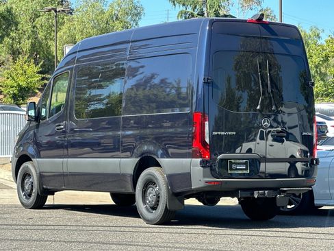 Used 2024 Mercedes-Benz Sprinter 144 Cargo image 5