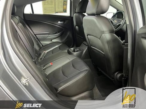 Used 2018 Chevrolet Volt Premier w/ Driver Confidence Package FWD image 14