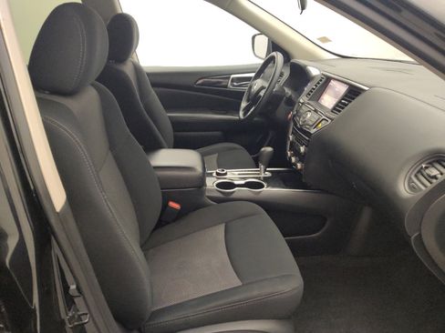 Used 2019 Nissan Pathfinder S image 21